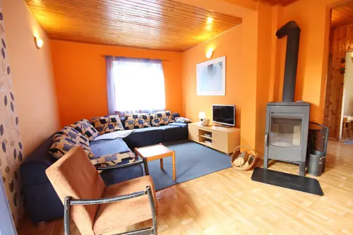 Salon i jadalnia w Domu Letniskowym Nela, widok 6
